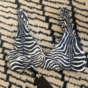 Indah shape top in zebra